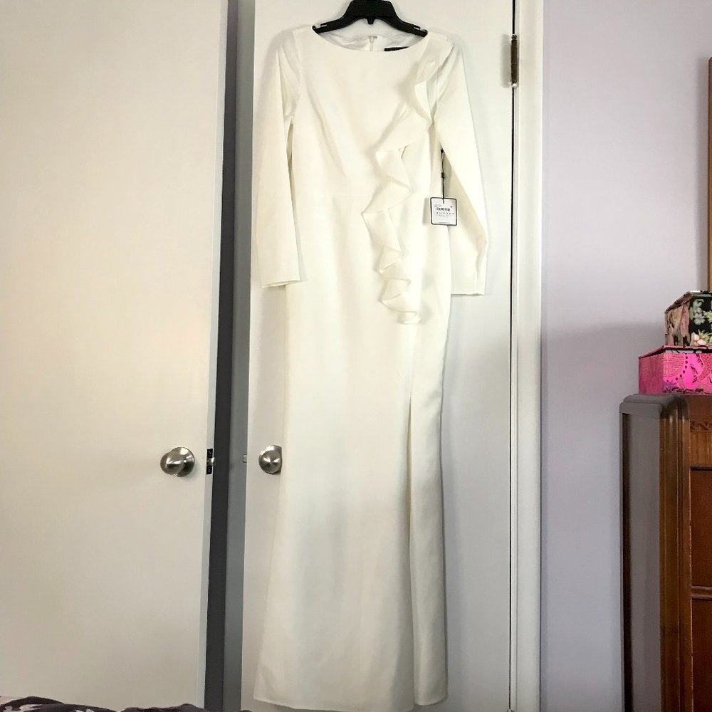 NWT Chic Laundry By Shelli Segal White Crepe Long Sleeve Formal Gown Size 4 - Picture 3 of 15